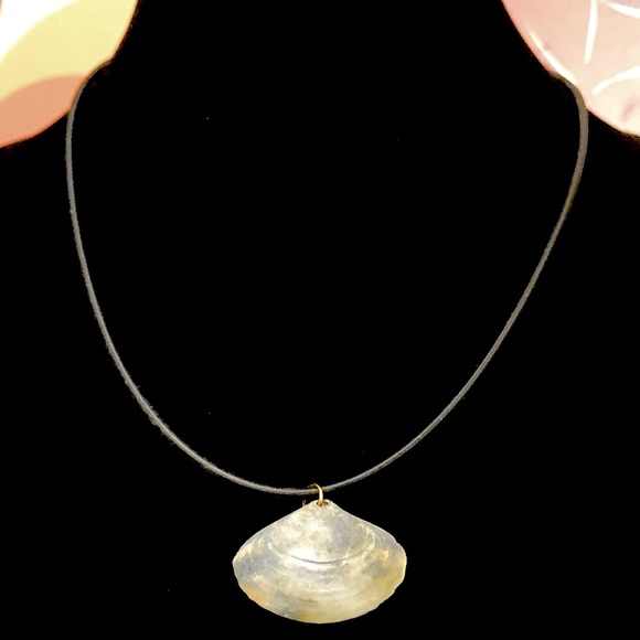 Reversible shell choker- real boho beach shell necklace. Made with love 💕 - Picture 4 of 4